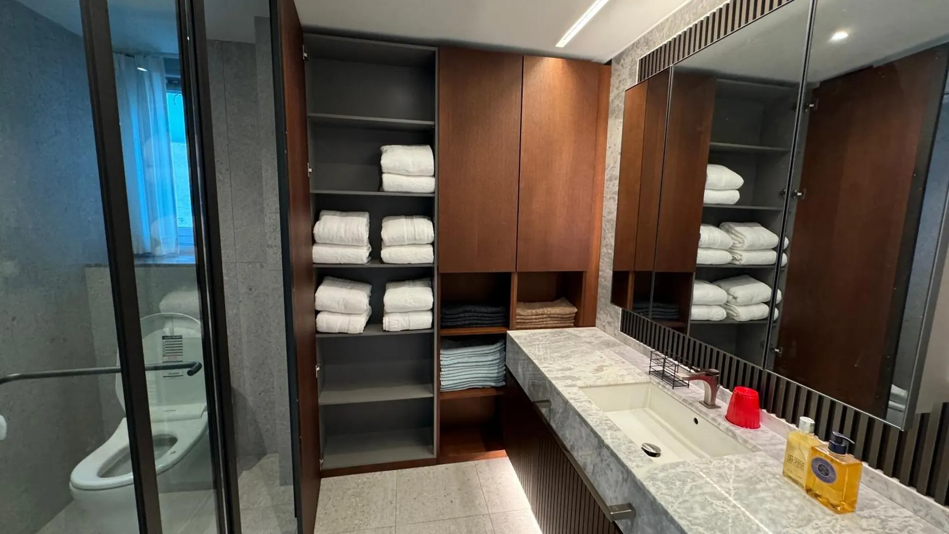 Appartement Gangnam Cheongdam Apt - Free Wifi, Max 6Pax Seoel Zuid-Korea